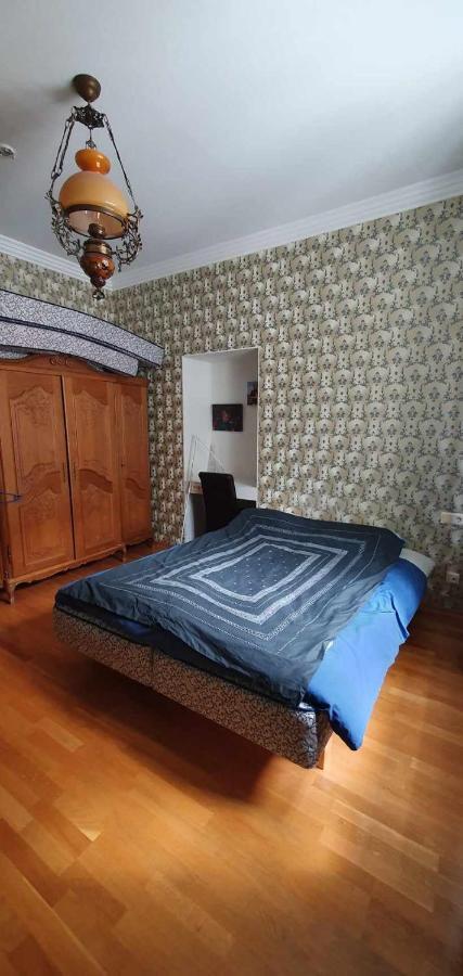 Cozy Apartment On The Town Hall Square Tallinn Exterior photo